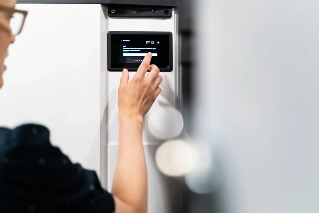 Kohteeseen valittiin Niben uusin S-sarjan maalämpöpumppu viilennyksellä, Nibe S1255 4-16kW.